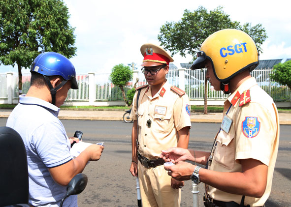 Bảo đảm trật tự, an toàn giao thông phục vụ nhu cầu đi lại của Nhân dân dịp nghỉ Lễ Giổ Tổ Hùng Vương, Lễ 30/4 - 01/5 và cao điểm du lịch hè 2023